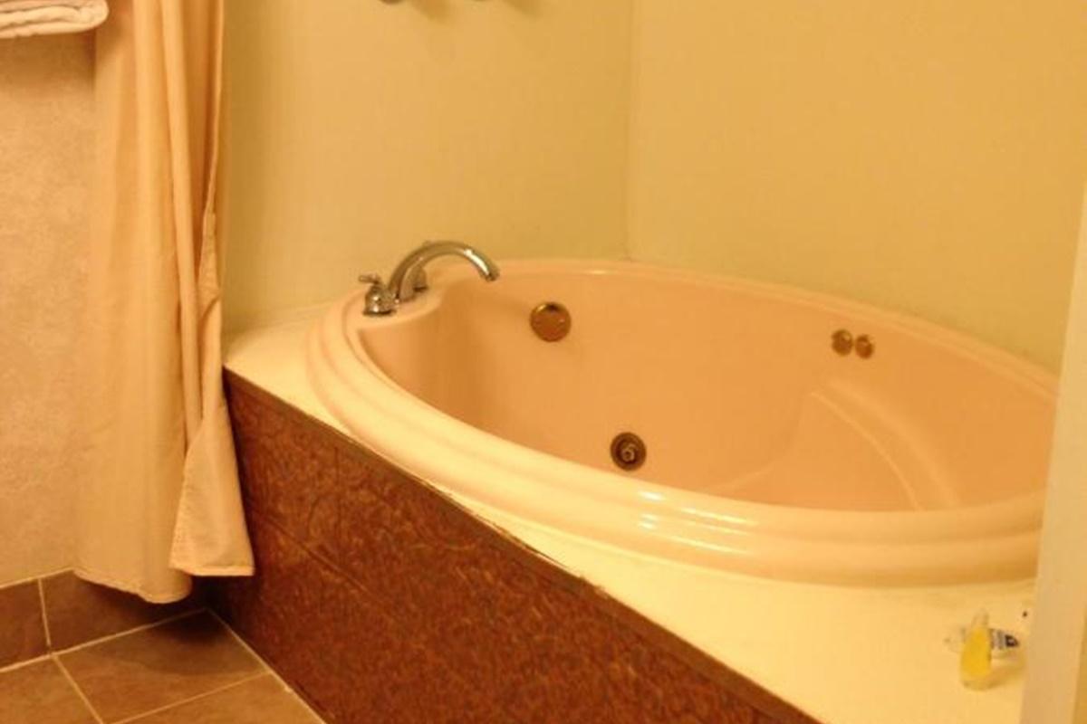 Americas Best Value Inn Macomb Dış mekan fotoğraf