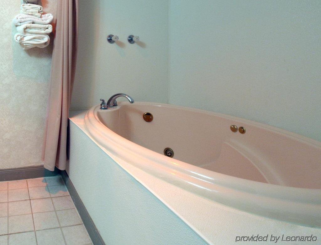 Americas Best Value Inn Macomb Oda fotoğraf