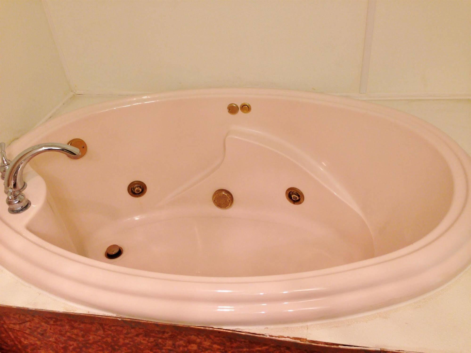 Americas Best Value Inn Macomb Dış mekan fotoğraf