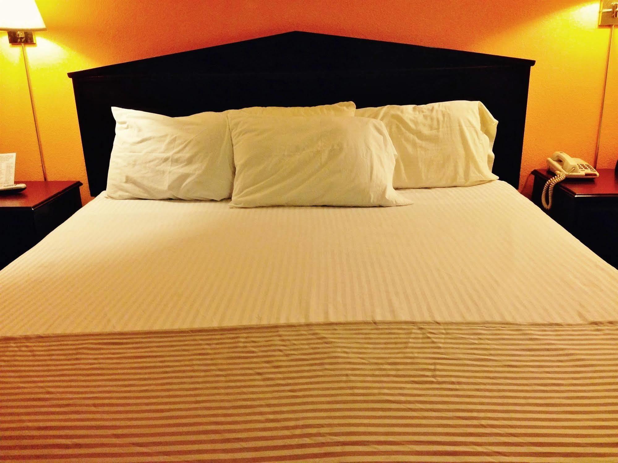 Americas Best Value Inn Macomb Dış mekan fotoğraf